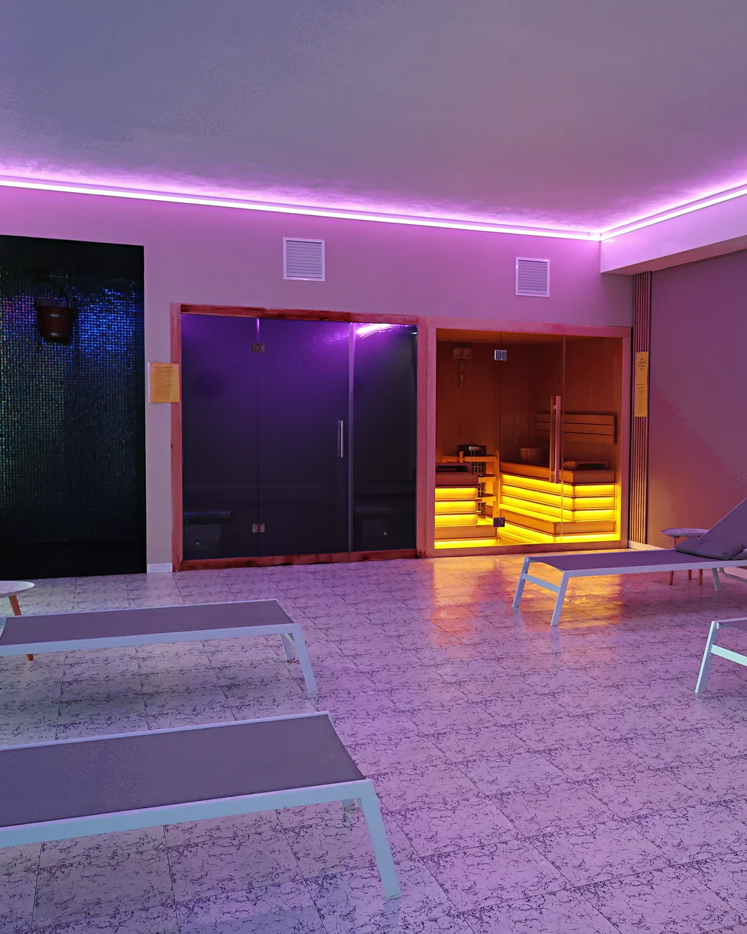 Spa do Arena Club com sauna, banho turco e espreguiçadeiras